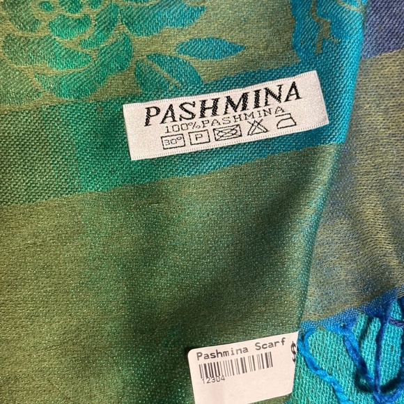 NWT - Colourful Pashmina - Picture 2 of 3